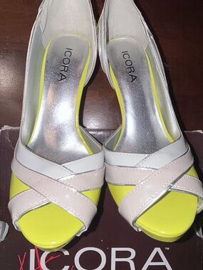 ICORA Women's Neon Yellow and Pale Gray Open-Toe Heels